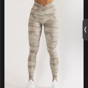 Alphalete surface leggings